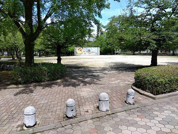 【周辺】【公園】三本松公園まで685ｍ
