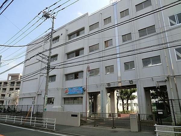 【周辺】横浜市立境木中学校　686m