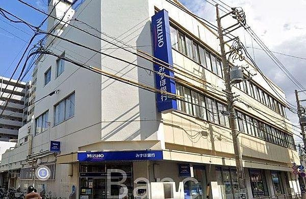 【周辺】みずほ銀行桜台支店 徒歩2分。 140m