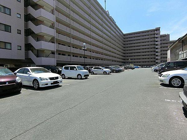 【駐車場】駐車のしやすい平面駐車場です！