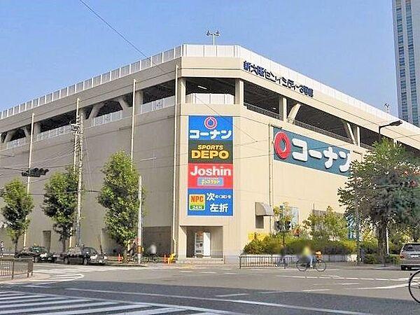 【周辺】スポーツデポ新大阪店■野球やサッカーなどメジャースポーツだけでなく、キャンプ用品などアウトドア全般の物がそろう大型店舗です！■建物内には他にも多数の店舗があります！大きな駐車場も完備しているの…