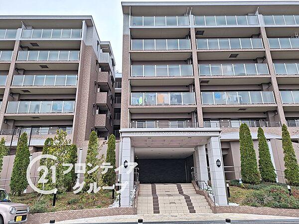 【外観】琵琶湖ビューの5階建てマンションです