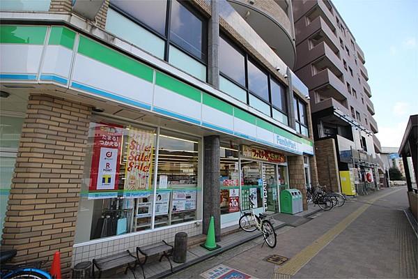 【周辺】ファミリーマート 室見駅前店（191m）