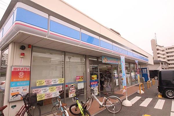 【周辺】ローソン 吉塚三丁目店（554m）