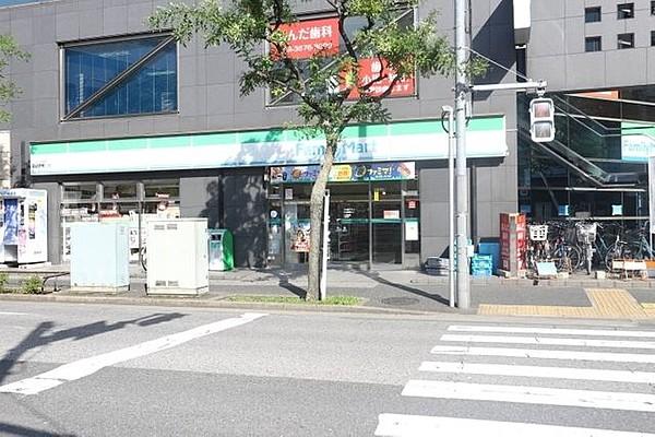 【周辺】ファミリーマート篠崎駅南口店 徒歩1分。 80m