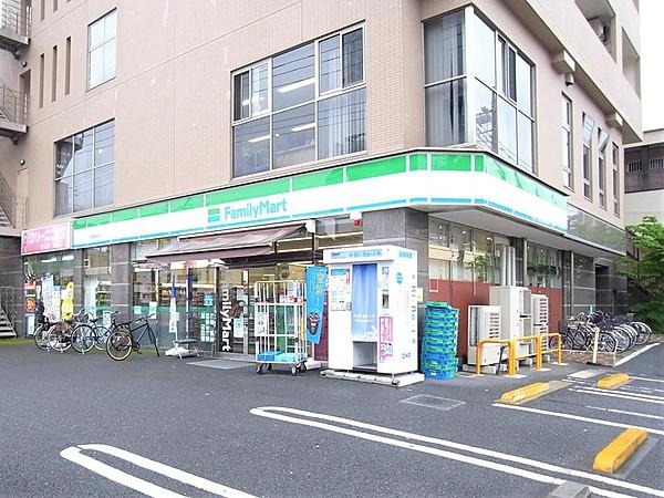 【周辺】ファミリーマート戸田駅西口店：約１９０ｍ、徒歩３分