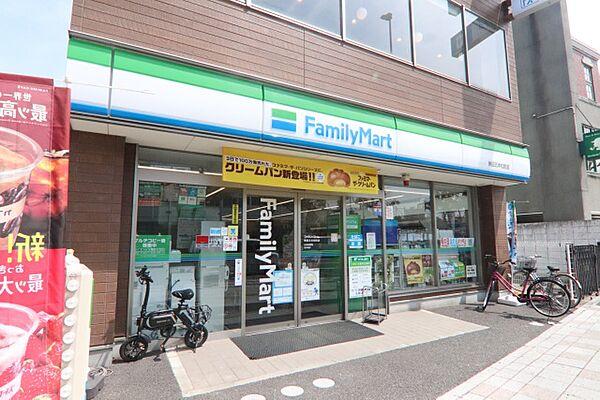 【周辺】ファミリーマート　熱田五本松町店