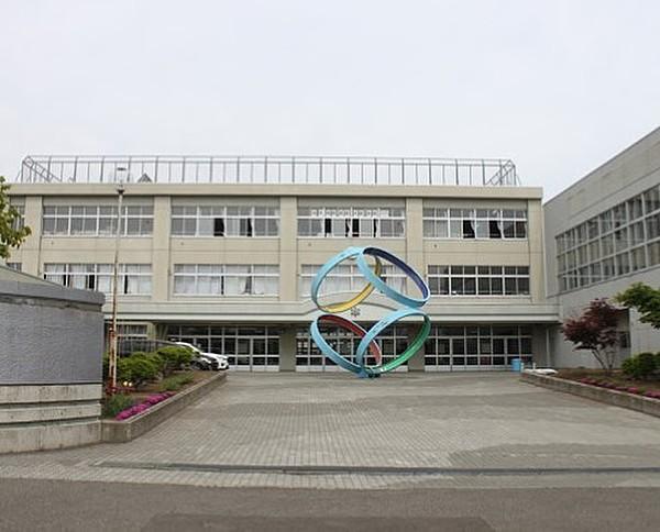 【周辺】札幌市立手稲東中学校 徒歩 約5分（約330m）