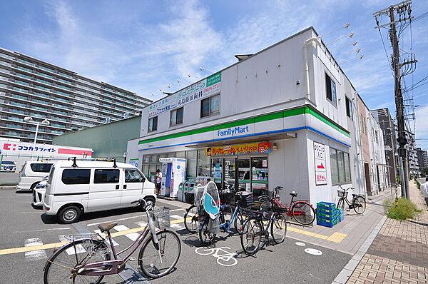 【周辺】ファミリーマート南海堺駅前店まで徒歩約３分