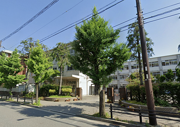 【周辺】京都市立岡崎中学校まで徒歩約7分。