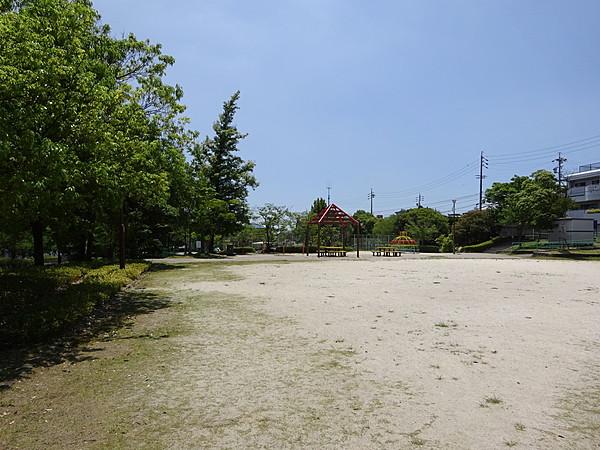 【周辺】滝ノ水川公園 徒歩 約7分（約550m）