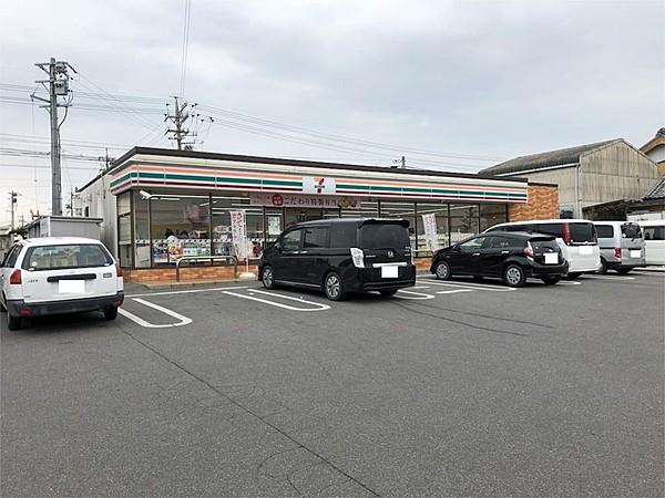 【周辺】セブンイレブン 西尾住崎町店（921m）