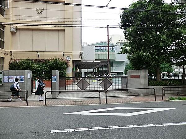 【周辺】台東区立浅草中学校 徒歩13分。 1000m