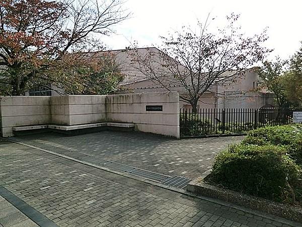 【周辺】横浜市立中川西中学校 徒歩8分。 610m