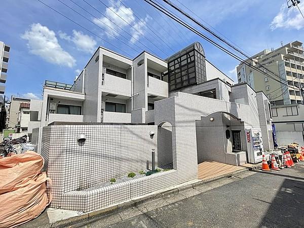 【外観】昭和60年築の新耐震基準マンションです。入居者は女性限定のレディースマンションになります。