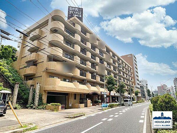 【外観】このマンションの3階に位置するお部屋です。鶴舞線「いりなか駅」まで徒歩約5分の便利な立地！