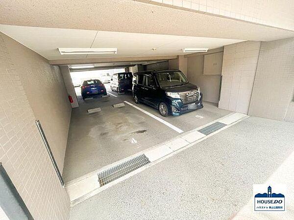 【駐車場】屋内平面式の駐車場