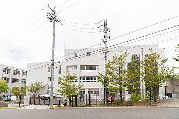 【周辺】名古屋市立神丘中学校 1000m