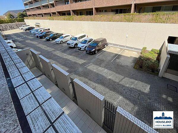 【駐車場】平面式の駐車場です