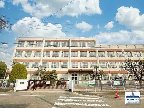 【周辺】名古屋市立表山小学校 650m