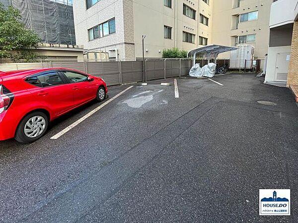 【駐車場】平面式の駐車場です