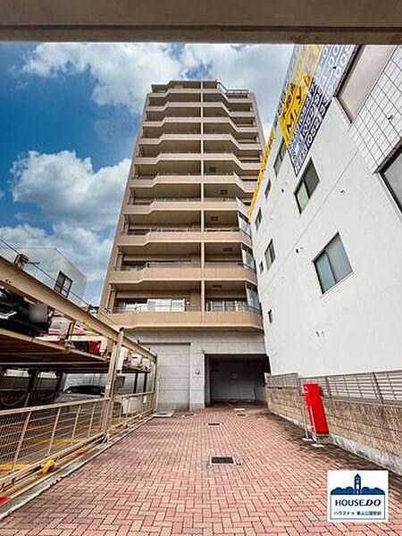 【外観】このマンションの9階角側に位置するお部屋です桜通線「桜山駅」まで徒歩約3分の好立地！