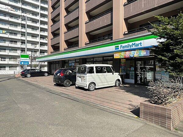 【周辺】ファミリーマート菊水1条店 268m