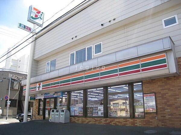 【周辺】セブンイレブン札幌本郷店 95m