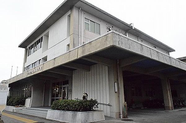 【周辺】平塚市役所豊原分庁舎（385m）