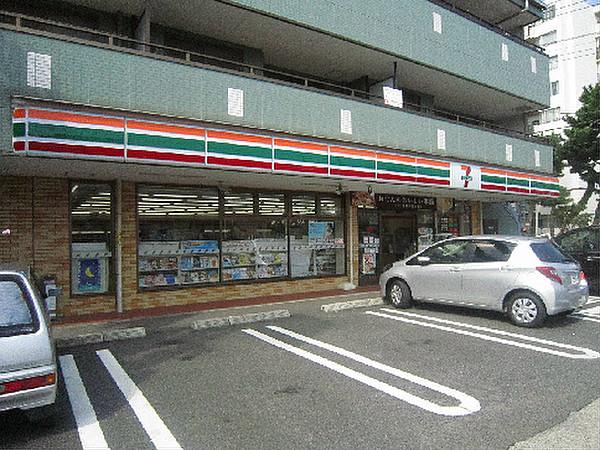 【周辺】セブンイレブン 平塚虹ケ浜店（549m）