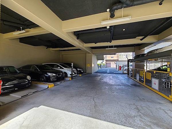 【駐車場】車の出し入れがしやすい広さの駐車スペース！