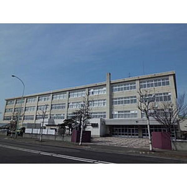 【周辺】中学校「札幌市立厚別中学校まで1322ｍ」