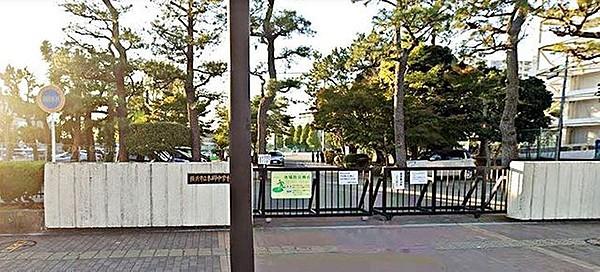 【周辺】横浜市立本郷中学校 徒歩9分。 720m