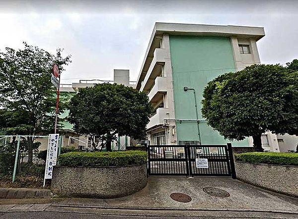 【周辺】横浜市立新羽中学校 徒歩6分。 406m