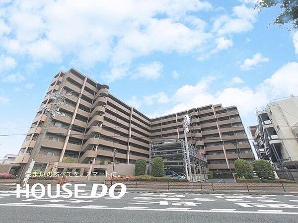 【外観】平成14年1月建築。総戸数88戸、地上9階建てのマンションです。阪急高槻市　徒歩10分と便利な立地です♪