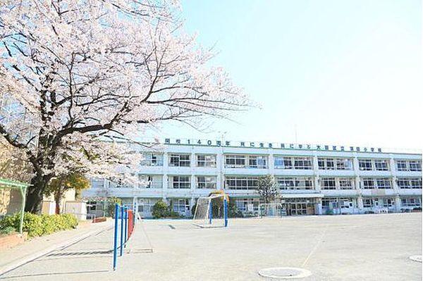 【周辺】大田区立蒲田小学校まで298m 子供たちが社会の中でたくましく生きる力を育てていきます。