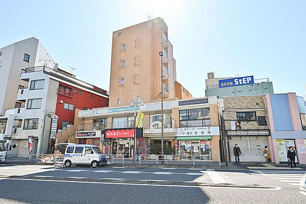 【外観】相鉄線「和田町」駅まで徒歩3分。都市機能の利便性を感じられる立地に建つマンションです。