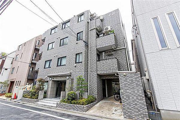 【外観】東急目黒線「武蔵小山」駅より徒歩6分。都市機能の利便性を感じられる立地に建つマンションです。