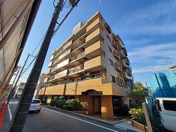 【外観】横浜線「大口」駅まで徒歩5分。共用部分オートロックのあるマンションです。