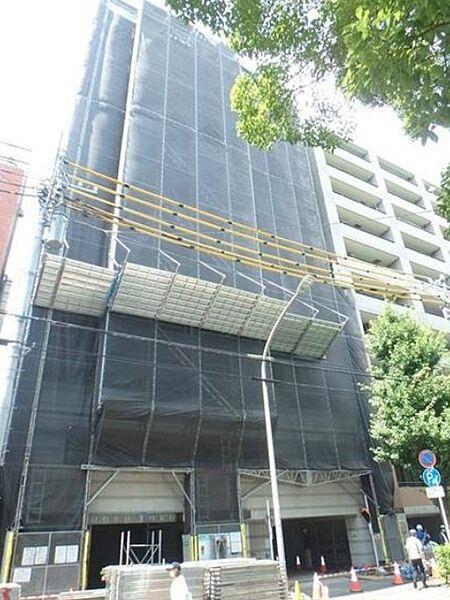 【外観】横浜ブルーライン「阪東橋」駅まで徒歩3分。都市機能の利便性を感じられる立地に建つマンションです。