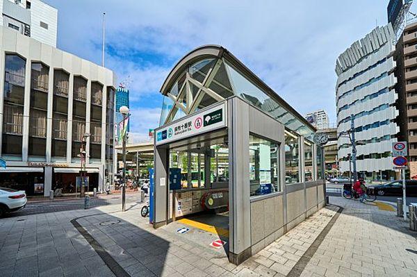 【周辺】麻布十番駅徒歩1分の好アクセス。麻布十番駅は駅の入口も多く便利です。