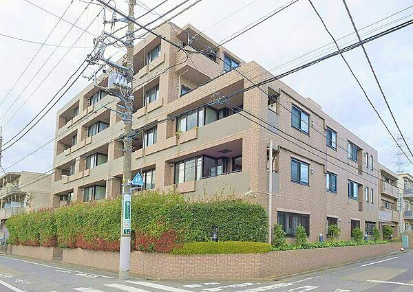 【外観】町田市中町に位置する、地上6階建てマンションです。2022年11月に室内大幅リフォーム済みです。