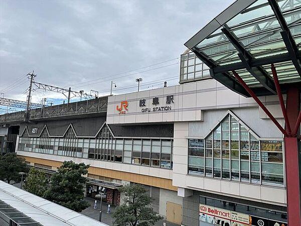 【周辺】JR岐阜駅 690m