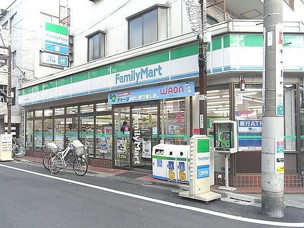 【周辺】ファミリーマート赤羽平和通り店 354m