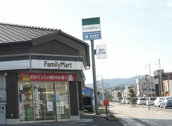 【周辺】コンビニ「ファミリーマート武雄温泉駅前通り店まで351ｍ」