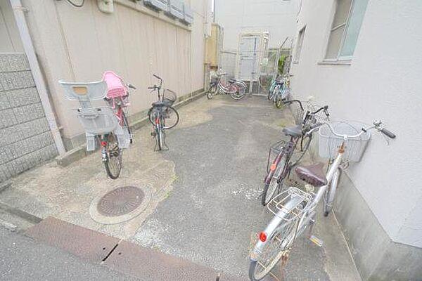 【駐車場】あなたの大事な自転車も安心してとめることができますね。 
