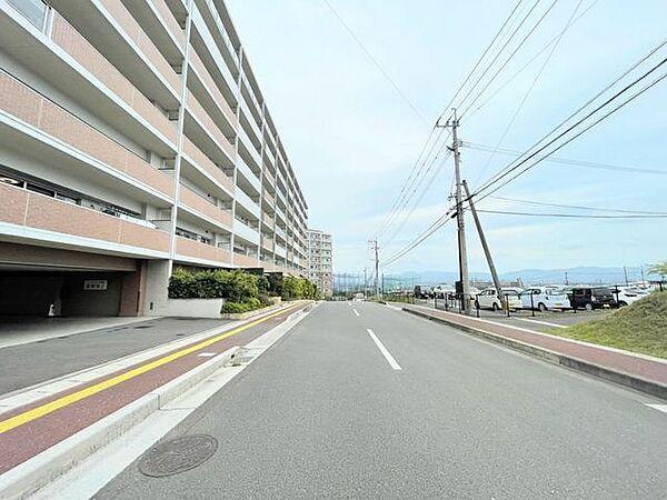 【外観】前面道路が広く整備されています♪