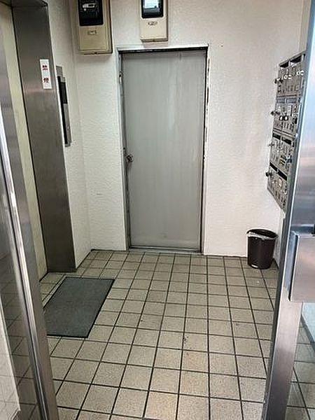 【エントランス】エレベーターホール