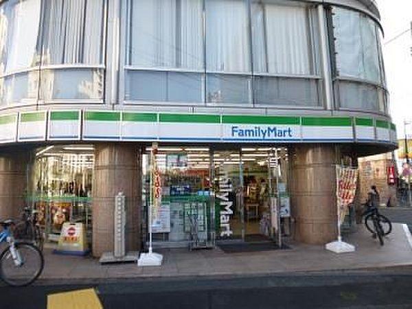 【周辺】ファミリーマート渋谷富ヶ谷一丁目店 徒歩9分。 660m