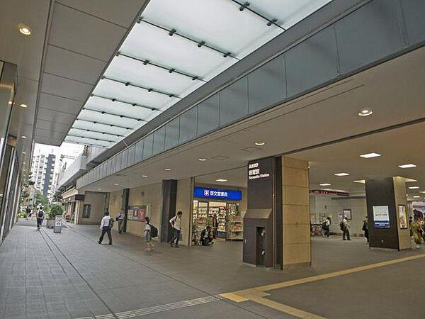 【周辺】笹塚駅(京王線) 徒歩8分。 580m